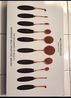 Oval Makeup brushes