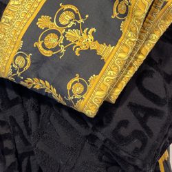 Mens Versace Robe ***(will Dry clean Before Sold)****
