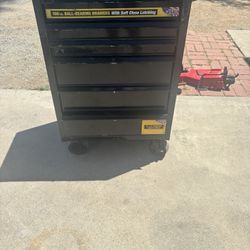 Dewalt 40 1/2 in Rolling Tool Cabinet