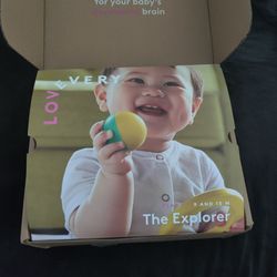 Lovevery kit - The Explorer (9 - 10 months)
