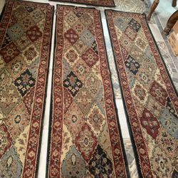 Tres Tapetes Largos Y Uno Corto Gruesos $50.00 o Mejor Oferta 