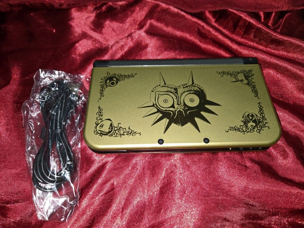 New Nintendo 3DS LL Majora's Mask Modded (128 GB SD) Japanese