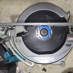 Makita 40v 10-1/4 Cordless Circular Saw 