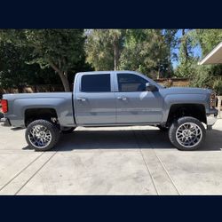 2015 CHEVY SILVERADO CREW CAB LT