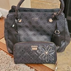 BLACK GUESS PURSE AND WALLET