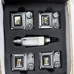 U4R4 Less than 5ms latency 5 hours of battery life Four RECEIVERS IN-EAR MONITOR WIRELESS SYSTEM