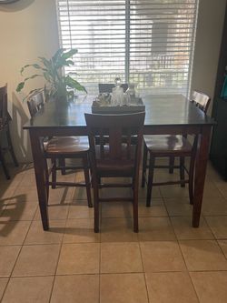 Bar top dining table