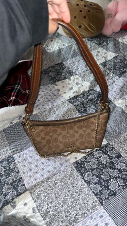 coach shoulder bag with chain