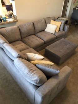 2020 Modern Style Couch and Ottoman