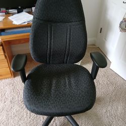 Office Chair Like New 