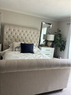 Queen size sleigh bed frame