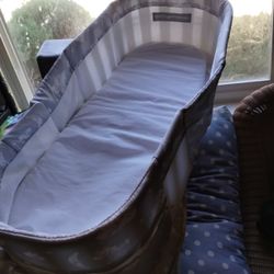 Baby Delight Infant Portable Bassinet 