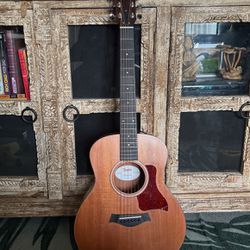 TAYLOR GS MINI Maghongy acoustic guitar *great condition* 