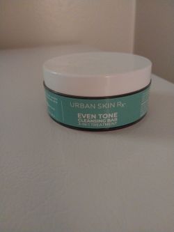 Even tone cleansing bar