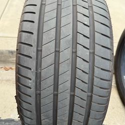 Have 1 Bridgestone runflat tire 275/40/20 80%