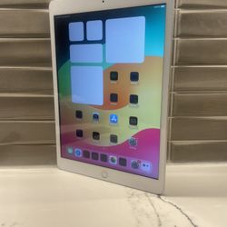 iPad 7th Gen 32GB WIFI + Cellular 