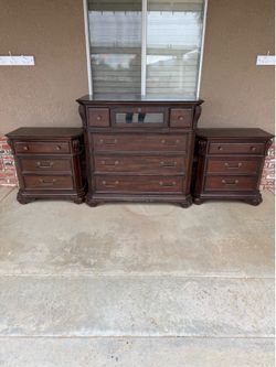 Beautiful 6 piece bedroom set