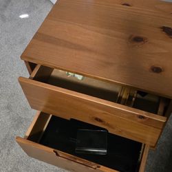 2 Nightstands 
