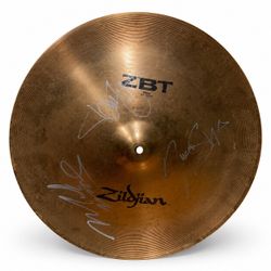 STAGE USED ZILDJIAN ZBT CYMBAL SIGNED TOMMY LEE MICK MARS NIKKI SIXX MOTLEY CRUE