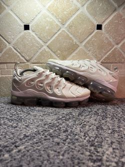 -Nike Air VaporMax Plus  -Size 9M -Barely used -Rep box -Shipping available -Dm for more info
