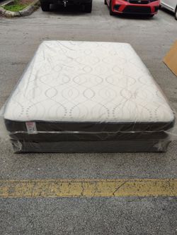 NEW MATTRESS FULL SIZE WITH BOX SPRING-FREE