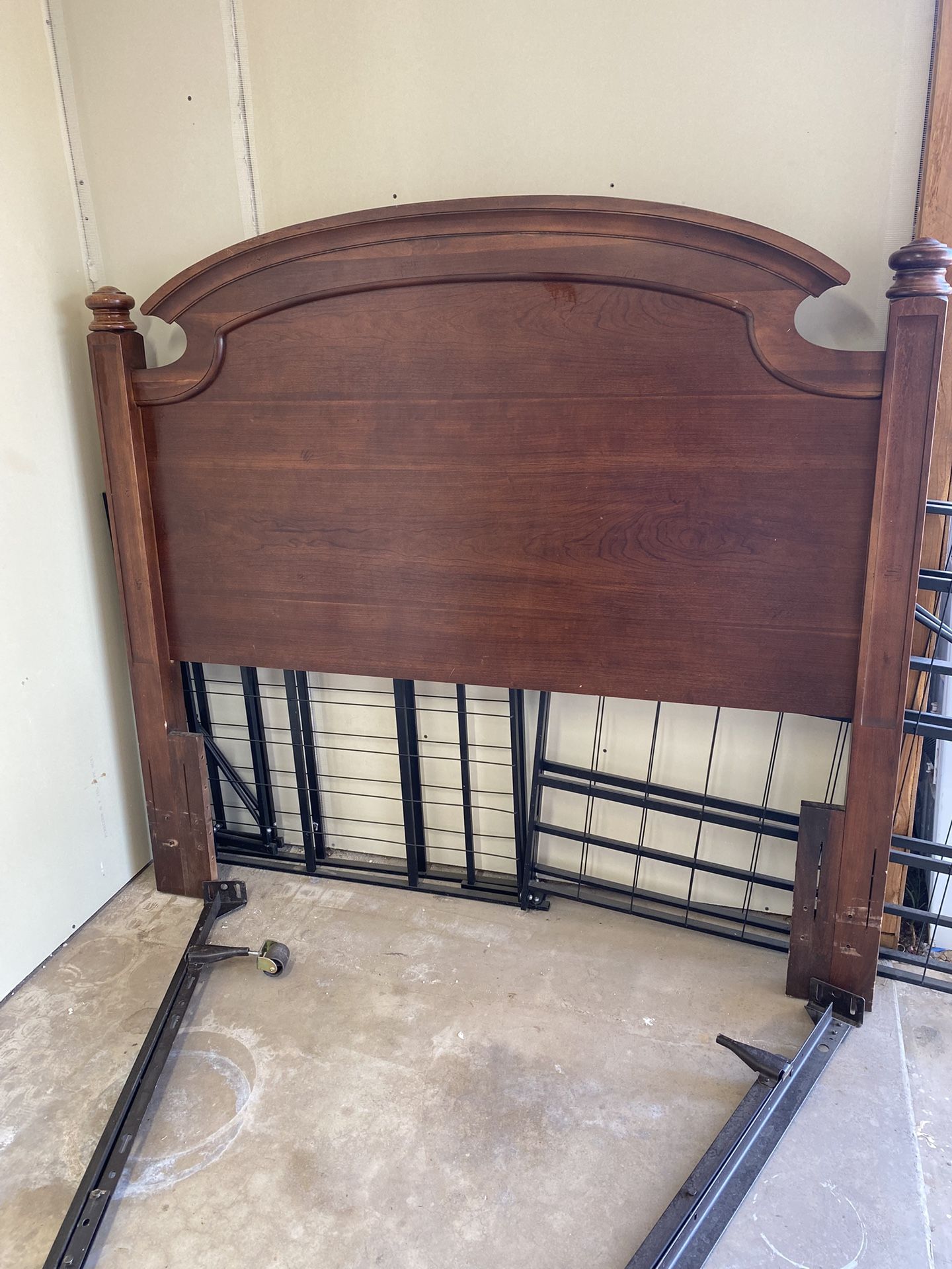 Broyhill Bedroom Set