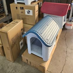 Dog House With Color Roof 