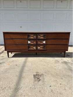 ‼️MID CENTURY MODERN BASSETT FURNITURE 6 DRAWER DRESSER‼️FOR SALE 400$ OR BEST OFFER‼️DELIVERY AVAILABLE🚚