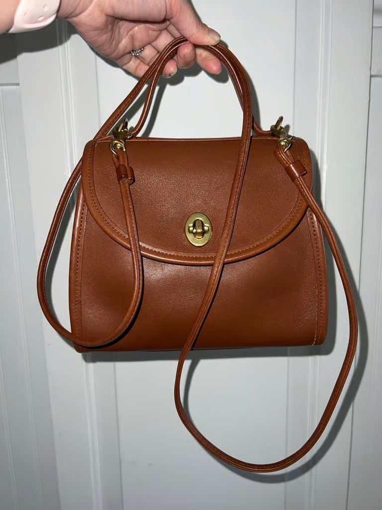 VINTAGE COACH REGINA with strap