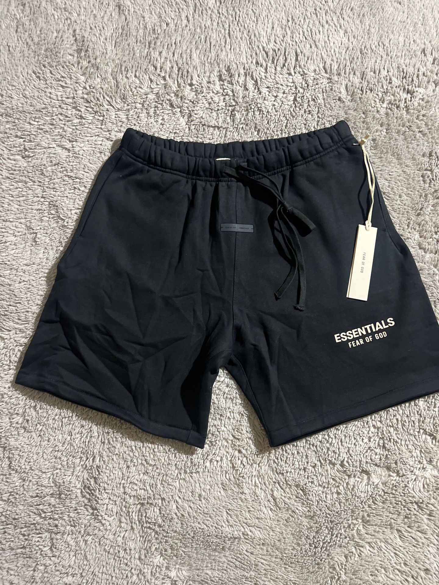 Essential Shorts | SIZE L