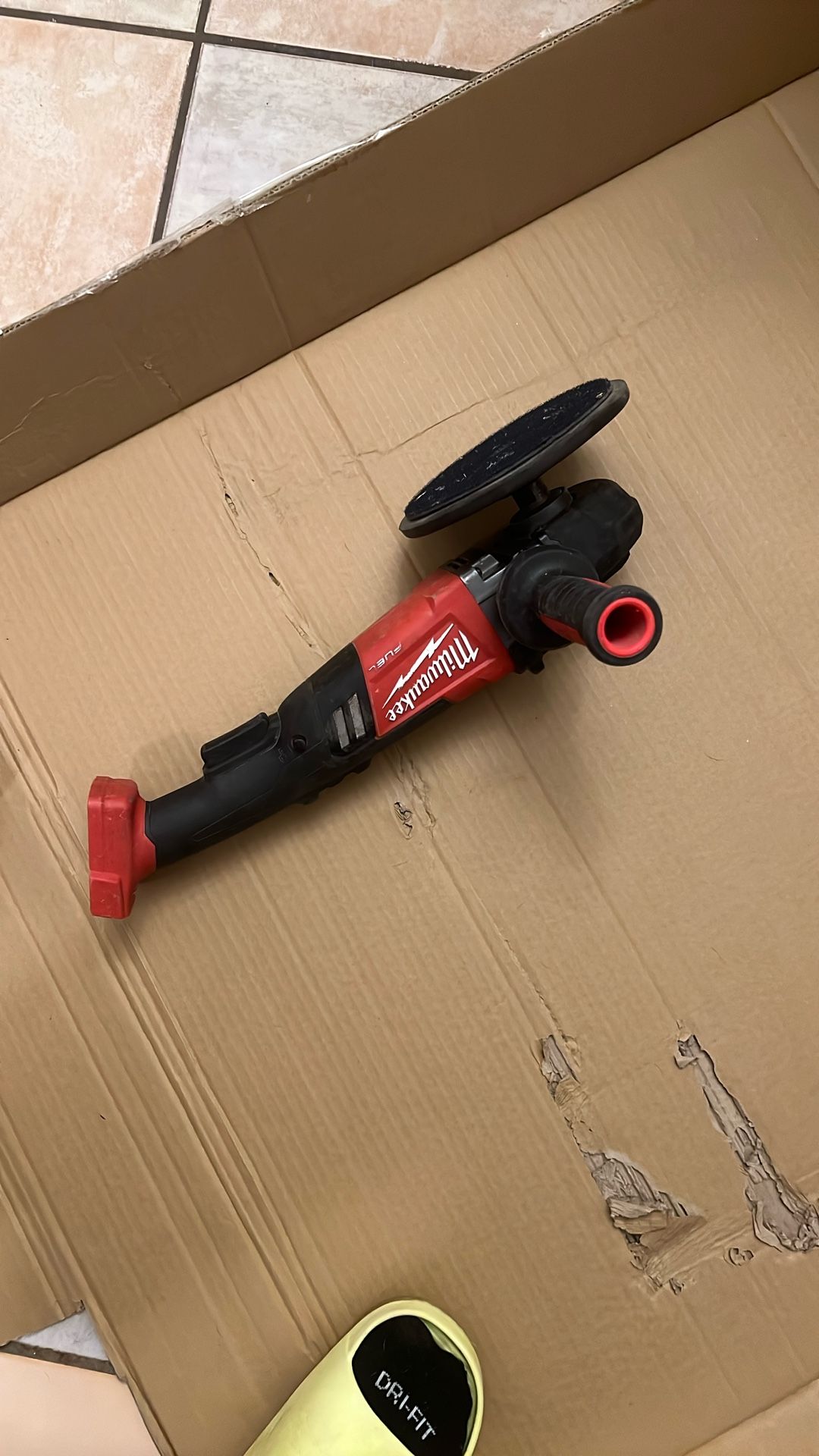 M18 FUEL 18V Lithium-Ion Brushless Cordless 7 in. Variable Speed Polisher (Tool-Only)