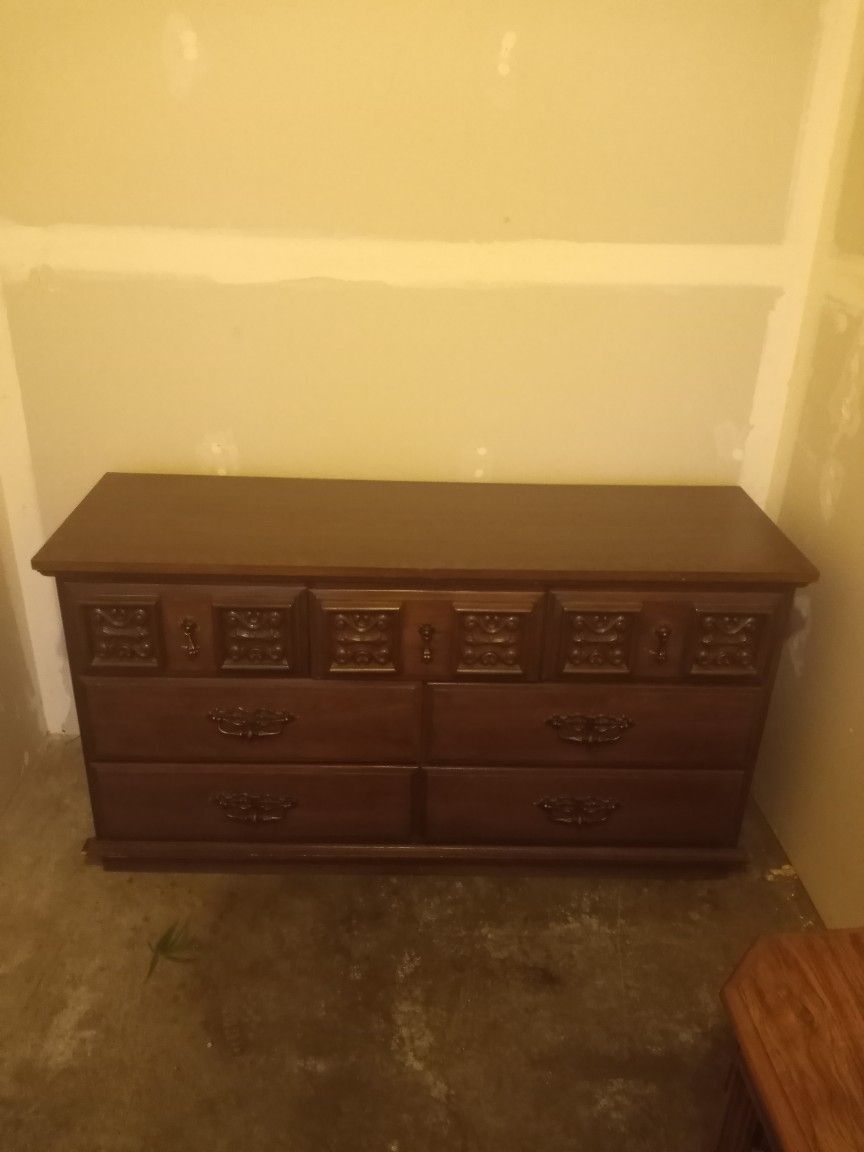 Queen Bed Headboard Footboard With Mirror N Matching Dresser