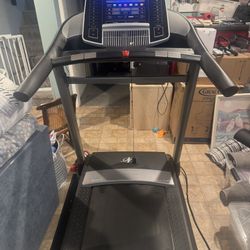 Slightly Used NordicTrack C900i Treadmill For Sale