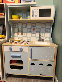 Play Kitchen