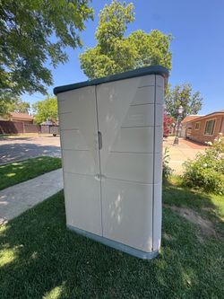 storage shed 245$$ (FREE DELIVERY)