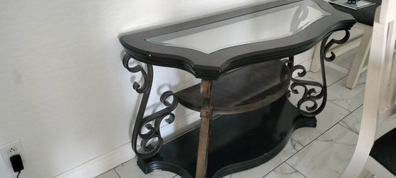 Decorative living room table