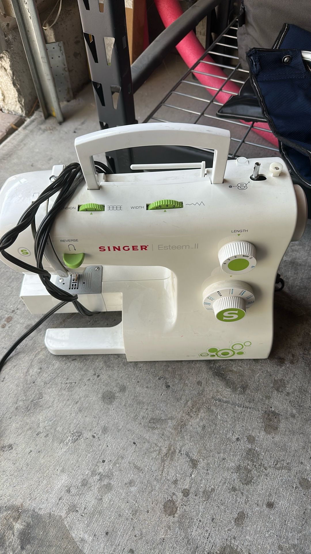 Singer esteem II Sewing machine