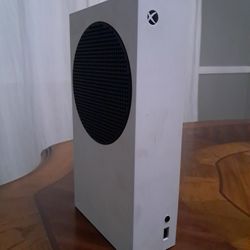 Xbox Series S w/ Controllers 
