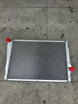 99-06 BMW E46  320i, 323i, 325i, 328i, 330i Manual Transmission Radiator