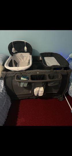 Baby Crib / Changing Station