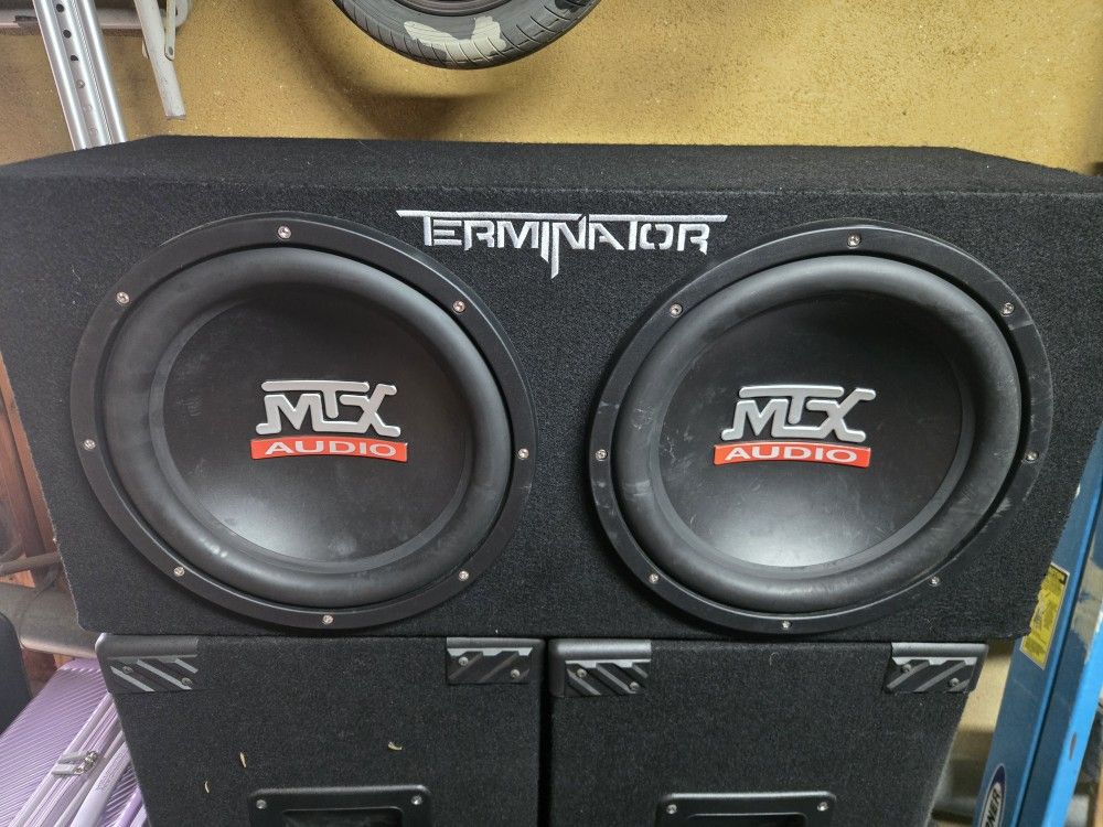 MTX TERMINATOR dual 12" Subwoofer 