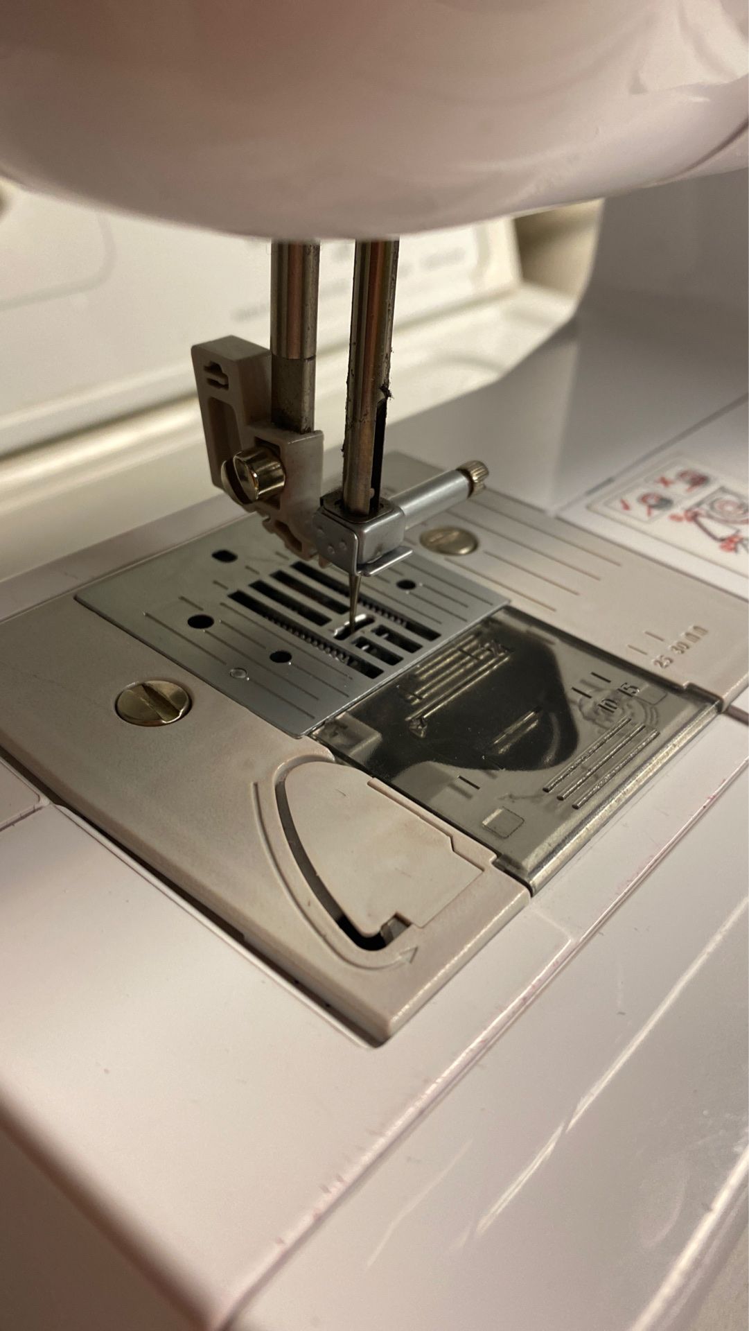 BROTHER LX3817 17Stitch Sewing Machine. Without Power Cord and Foot