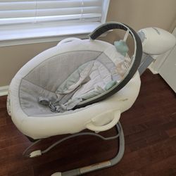Graco Soothe ’n Sway LX Portable Baby Swing and Baby Bouncer