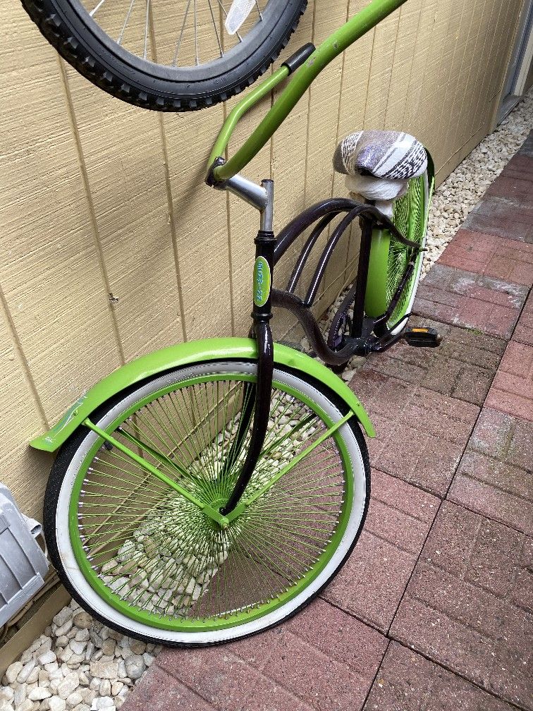 SHWINN Beach Cruiser
