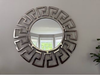 30-inch round accent mirror