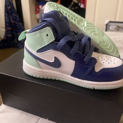 Jordan 1 mid