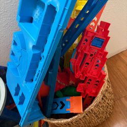 Hot Wheels Sets ( Dose Not Come With Hot Wheels Cars )