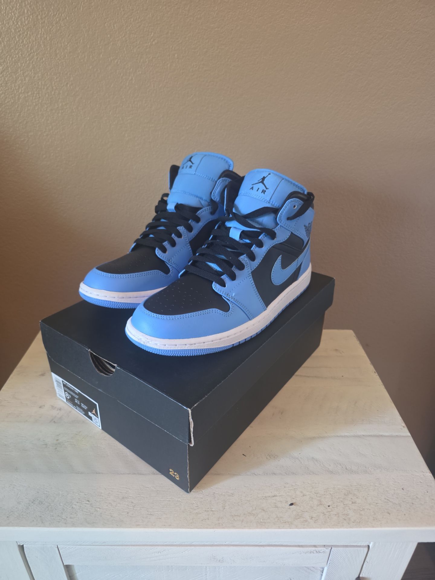 NIKE Air Jordan's University Blue size 8.5