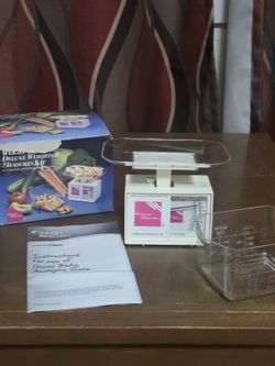 1990 Never Used WEIGHT WATCHERS DELUXE WEIGHTS & MEASURE KIT (Box has wear)