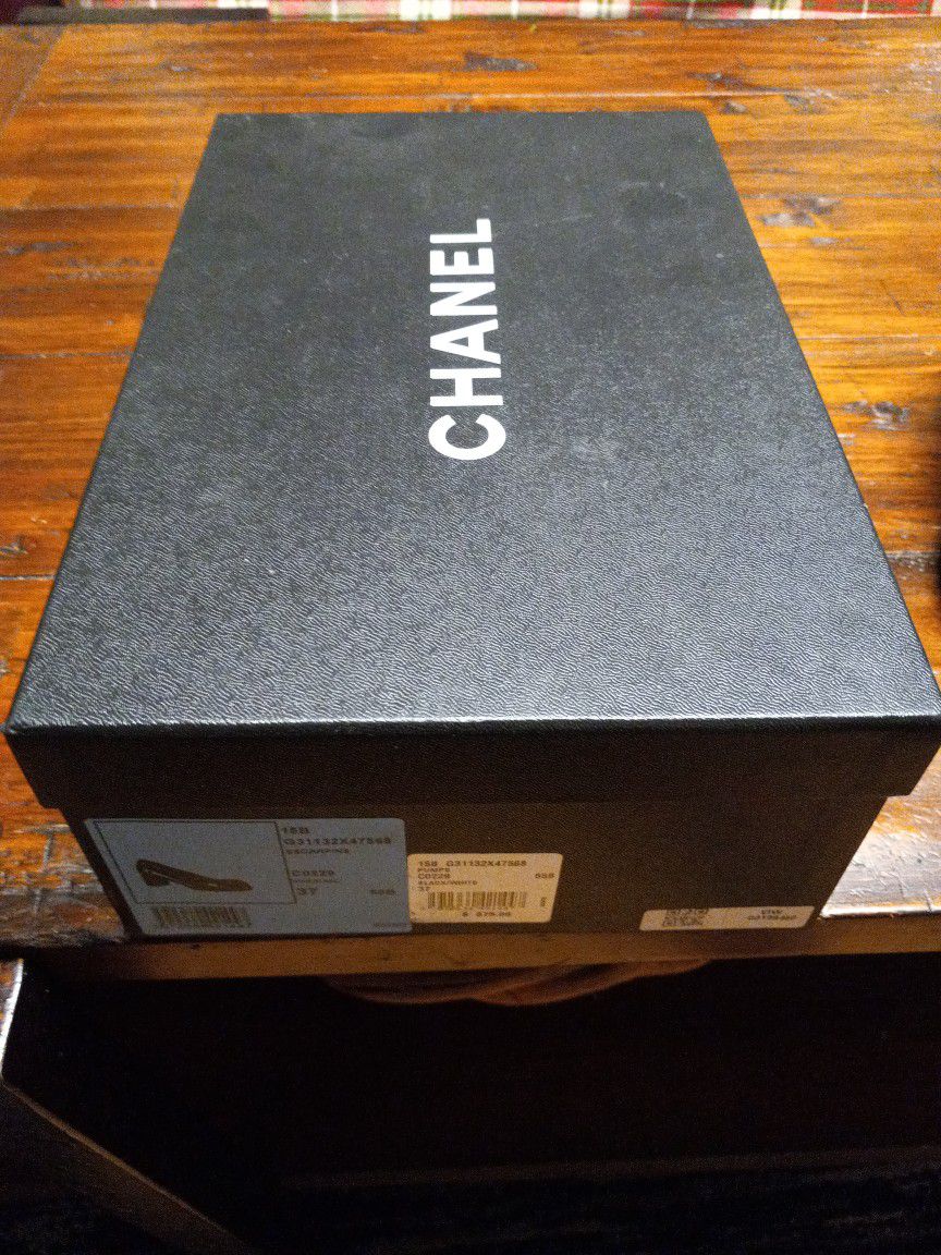 White And Black Chanel Women's Shoes Size 37 European Size 7 Us for Sale in  Gardena, CA - OfferUp